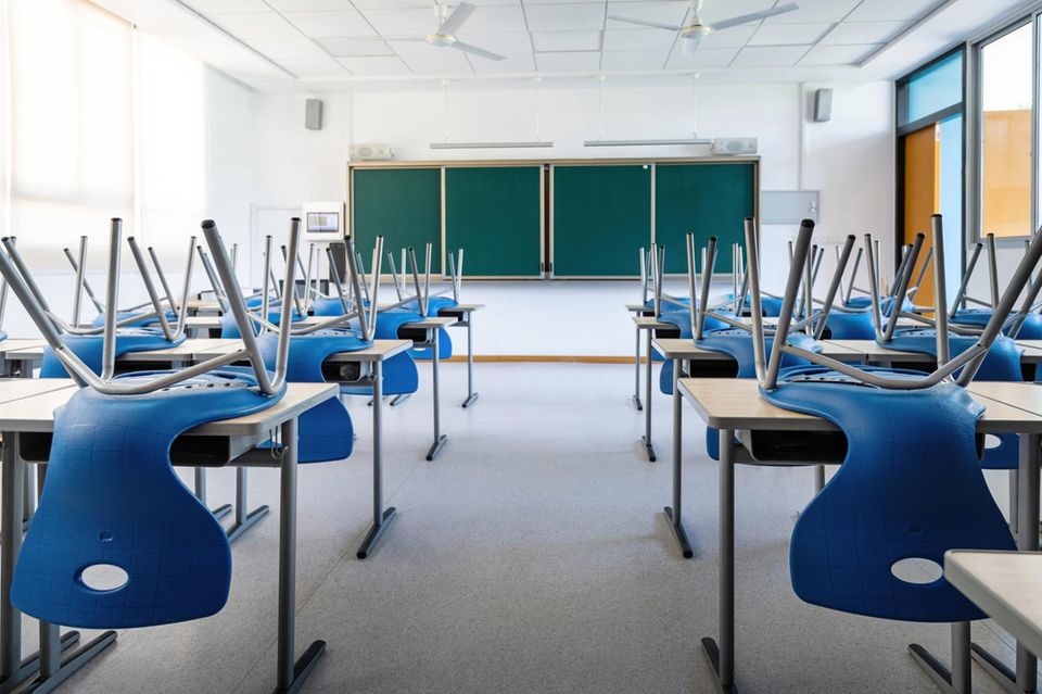 Insegnante di Wesel in malattia da 16 anni: una foto simbolica mostra l'aula vuota