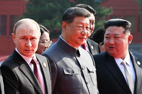 Wladimir Putin, Xi Jinping und Kim Jong-un in Peking