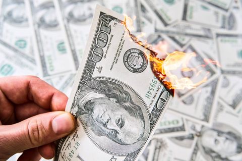 Brennender Dollar-Schein