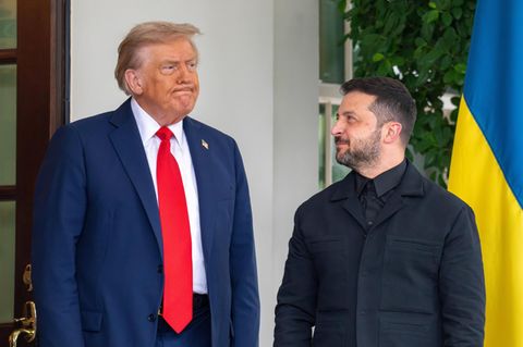 Donald Trump mit dem ukrainischen Präsidenten Wolodymyr Selenskyj