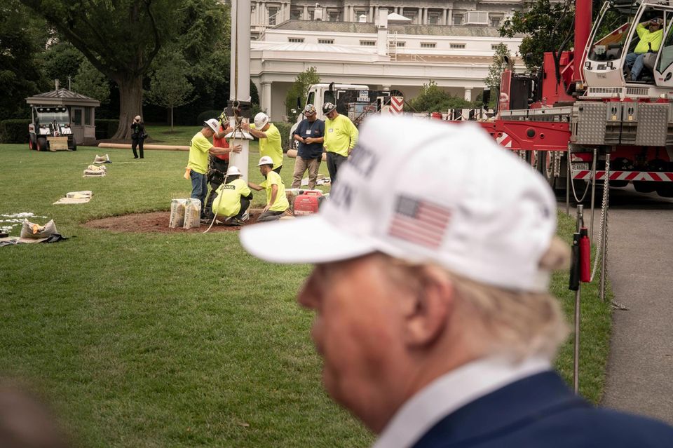 US-Präsident Donald Trump vermarktet sich gern als Frontkämpfer der Arbeiter. Schlechte Arbeitsmarktzahlen passen da nicht ins Bild. 