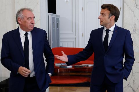 Setzt alles auf eine Karte: Frankreichs Noch-Premier François Bayrou mit Präsident Emmanuel Macron
