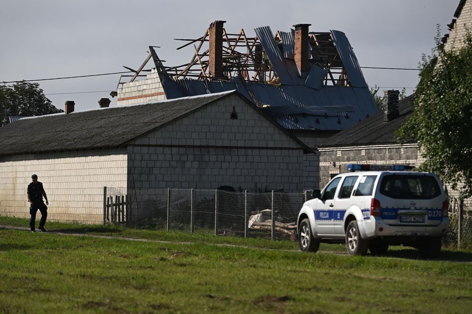 Das von einer Drohne zerstörte Dach eines Wohngebäudes in Wyryki, Polen. In der Nacht wurde der polnische Luftraum wiederholt von russischen Drohnen verletzt