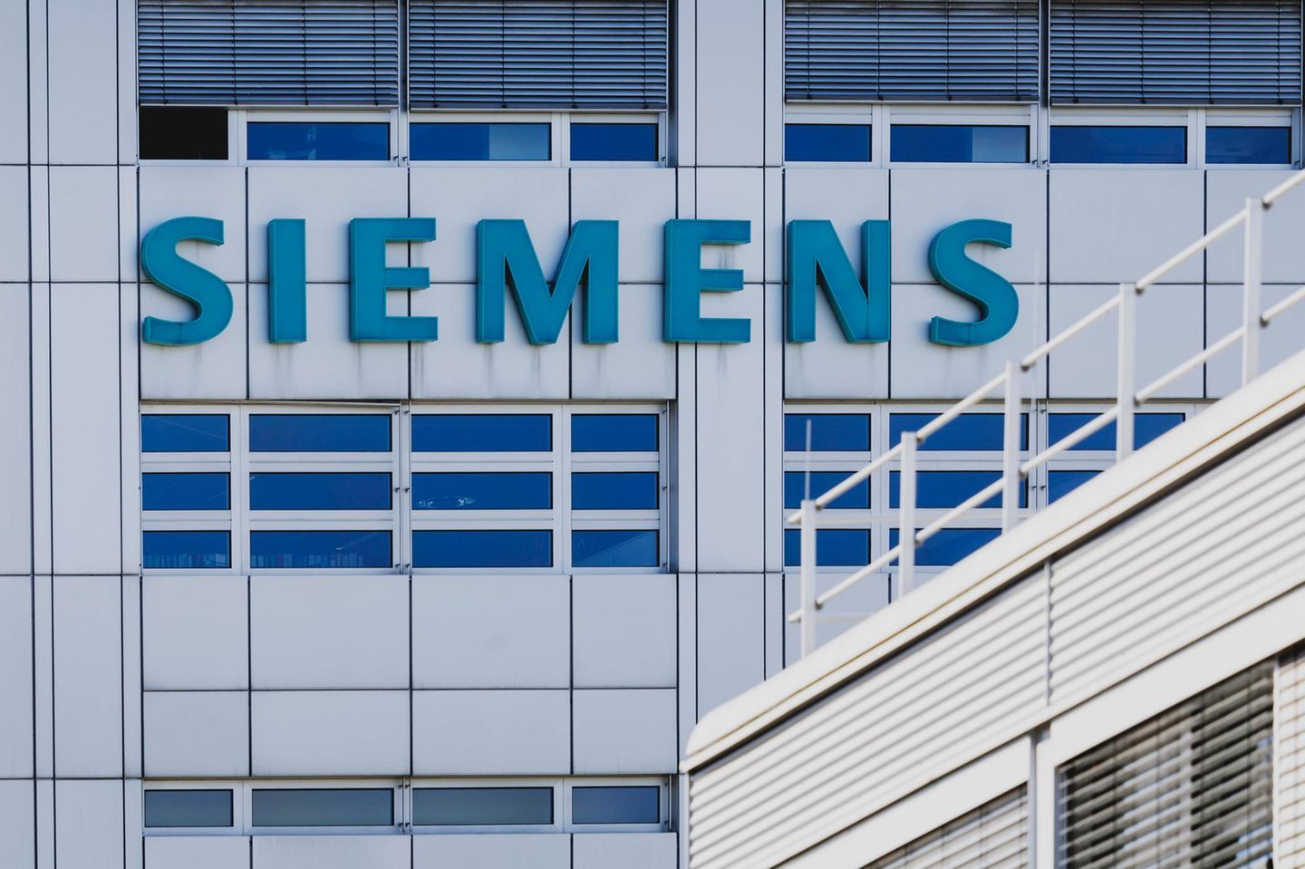 Der Industriekonzern Siemens will seine Fondstochter stärker für Externe öffnen.