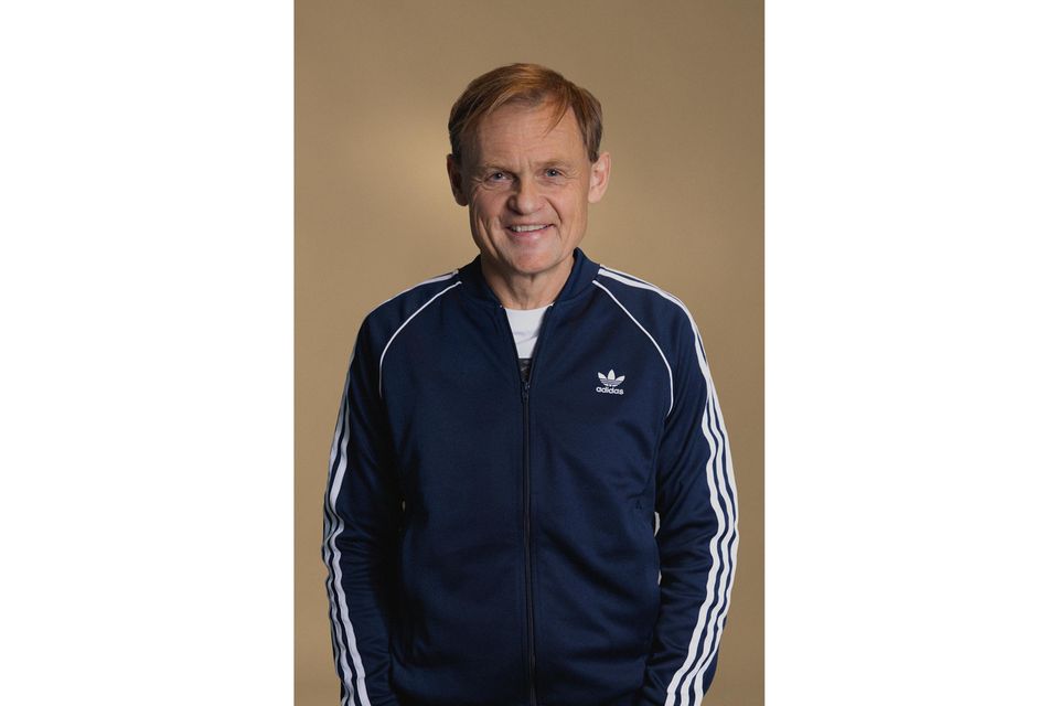 Bjørn Gulden wurde zwar 1965 in Zürich geboren, ist aber eigentlich Norweger. Schon zwischen 1992 und 1999 war er in verschiedenen Positionen bei Adidas in Herzogenaurach, bevor er zu Helly Hansen nach Norwegen wechselte. Nach einer Zeit in verschiedenen Unternehmen und im Aufsichtsrat von Borussia Dortmund ist Gulden seit Januar 2024 wieder bei Adidas – jetzt als CEO. 