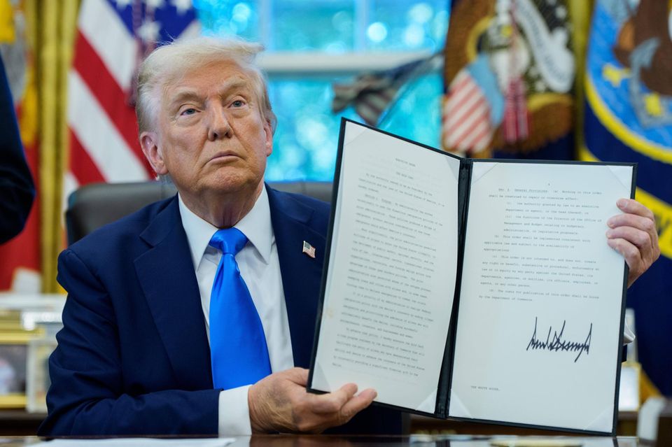 Ein neuer Tag, ein neuer Erlass des US-Präsidenten. Diesmal hat Donald Trump Visa für ausländische Fachkräfte verteuert