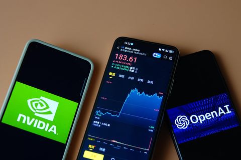 KI-Chip-Hersteller Nvidia gab bekannt 100 Mrd. Dollar in das KI-Unternehmen (und eigenen Kunden) OpenAI zu investieren. Nvidias Aktienkurs zog daraufhin erstmal um drei Prozent an