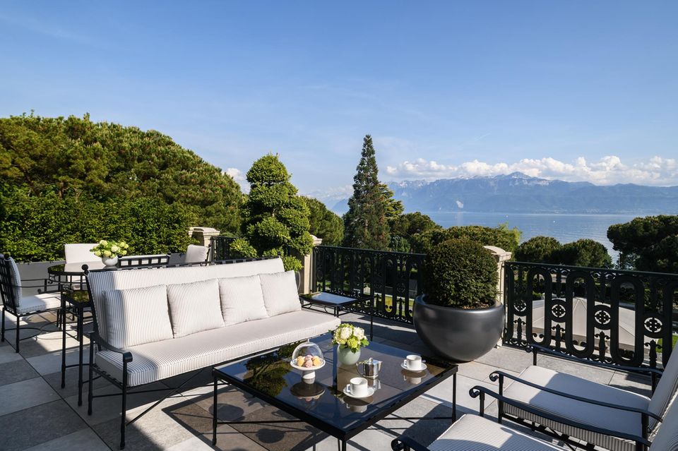 Allein die Terrasse der „Suite Impérial“ misst 65 Quadratmeter – perfekt für einen Sundowner mit der (großen) Familie