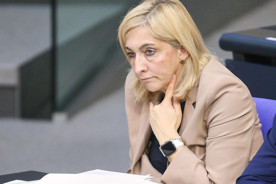 Gesundheitsministerin Nina Warken diese Woche bei den Haushaltsberatungen im Bundestag