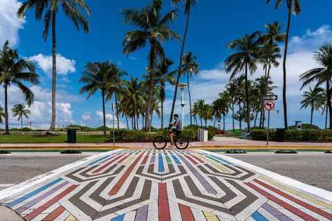 Die Ocean Dr. & 12th Street in Miami Beach