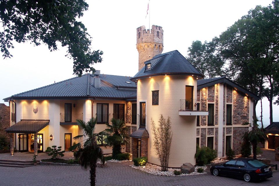 Das Hotel bietet von überall einen herrlichen Blick auf das Rheintal und endlose Reihen von Rebstöcken