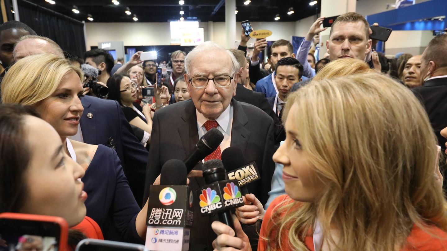 Starinvestor-Buffett-kauft-in-Japan-nach