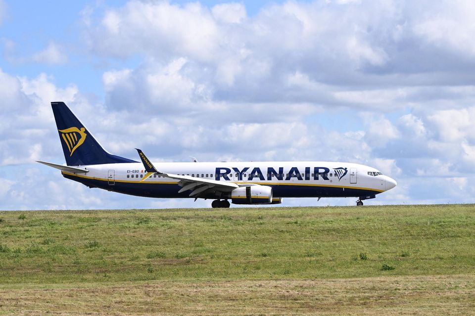 Die Billigairline Ryanair kritisiert die hohen Kosten am Standort Deutschland.