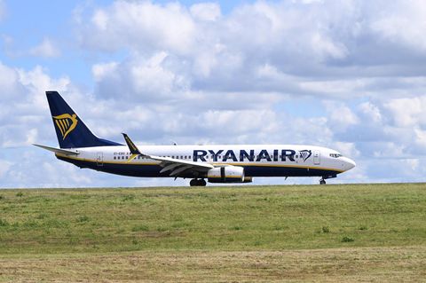 Die Billigairline Ryanair kritisiert die hohen Kosten am Standort Deutschland.