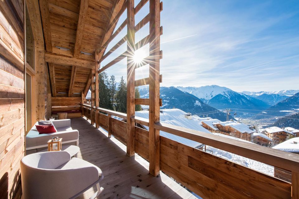 Rath checkt ein: Das „W“-Hotel liegt direkt an der Skipiste, oberhalb des Dorfzentrums von Verbier – entsprechend spektakulär ist die Aussicht Das „W“-Hotel liegt direkt an der Skipiste, oberhalb des Dorfzentrums von Verbier – entsprechend spektakulär ist die Aussicht