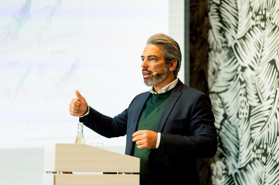 Patrick Vogel investiert in den Energiesektor.