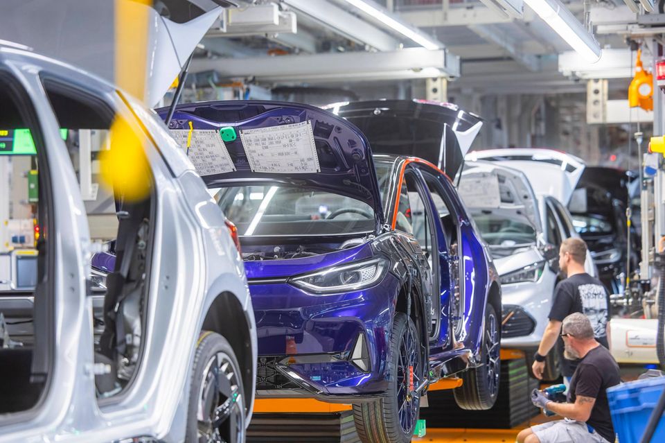 Elektroautomobilproduktion in den Montagehallen von VW in Zwickau
