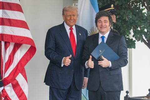 Javier Milei (rechts) Mitte Oktober bei Donald Trump im Weißen Haus Javier Milei (rechts) Mitte Oktober bei Donald Trump im Weißen Haus