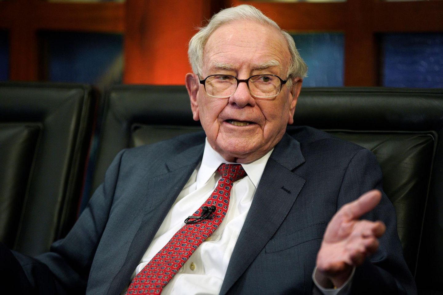 Warren Buffett ist CEO von Berkshire Hathaway Warren Buffett ist CEO von Berkshire Hathaway