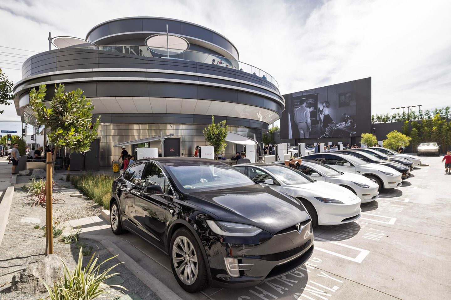 Sitemapcdatahttpsthereferenznetrent Tesla Los Angeles