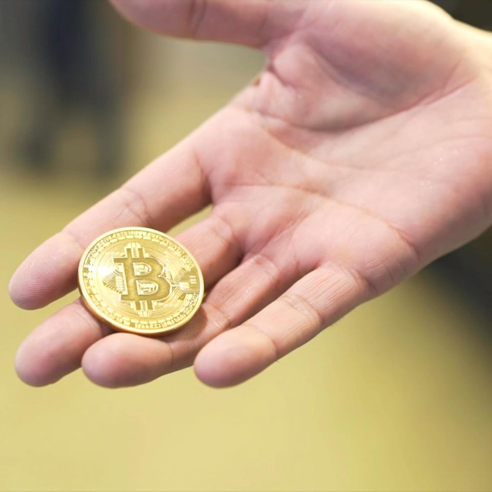 Bitcoin als digitales Gold? Nein, der Bitcoin verliert seine Feierlaune -  Capital.de