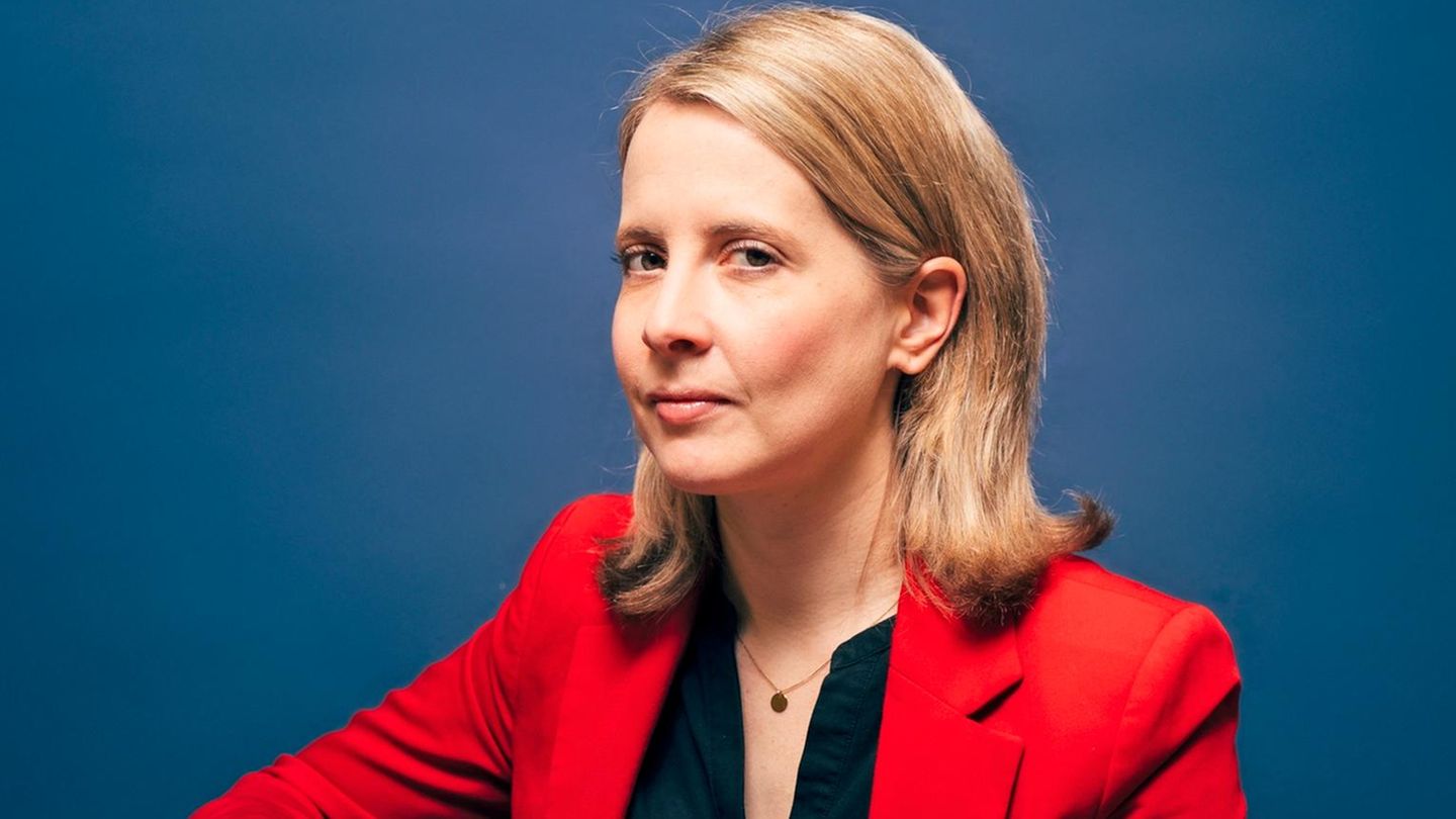 Top-40-unter-40-Ich-bringe-einen-anderen-Rucksack-mit-gef-llt-mit-Start-up-Skills-Capital-