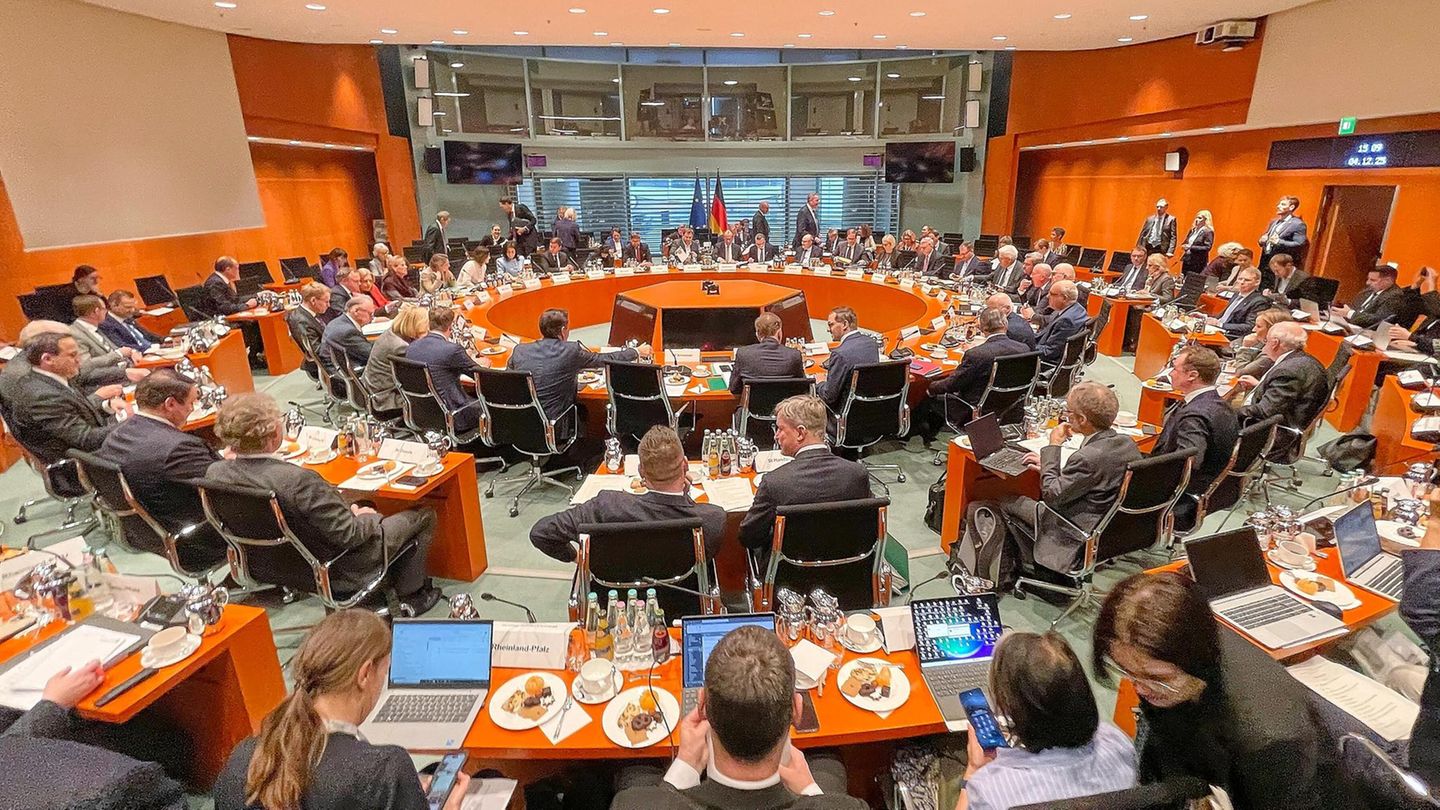 B-rokratieabbau-Bund-und-L-nder-wagen-ein-bisschen-Staatsreform-Capital-