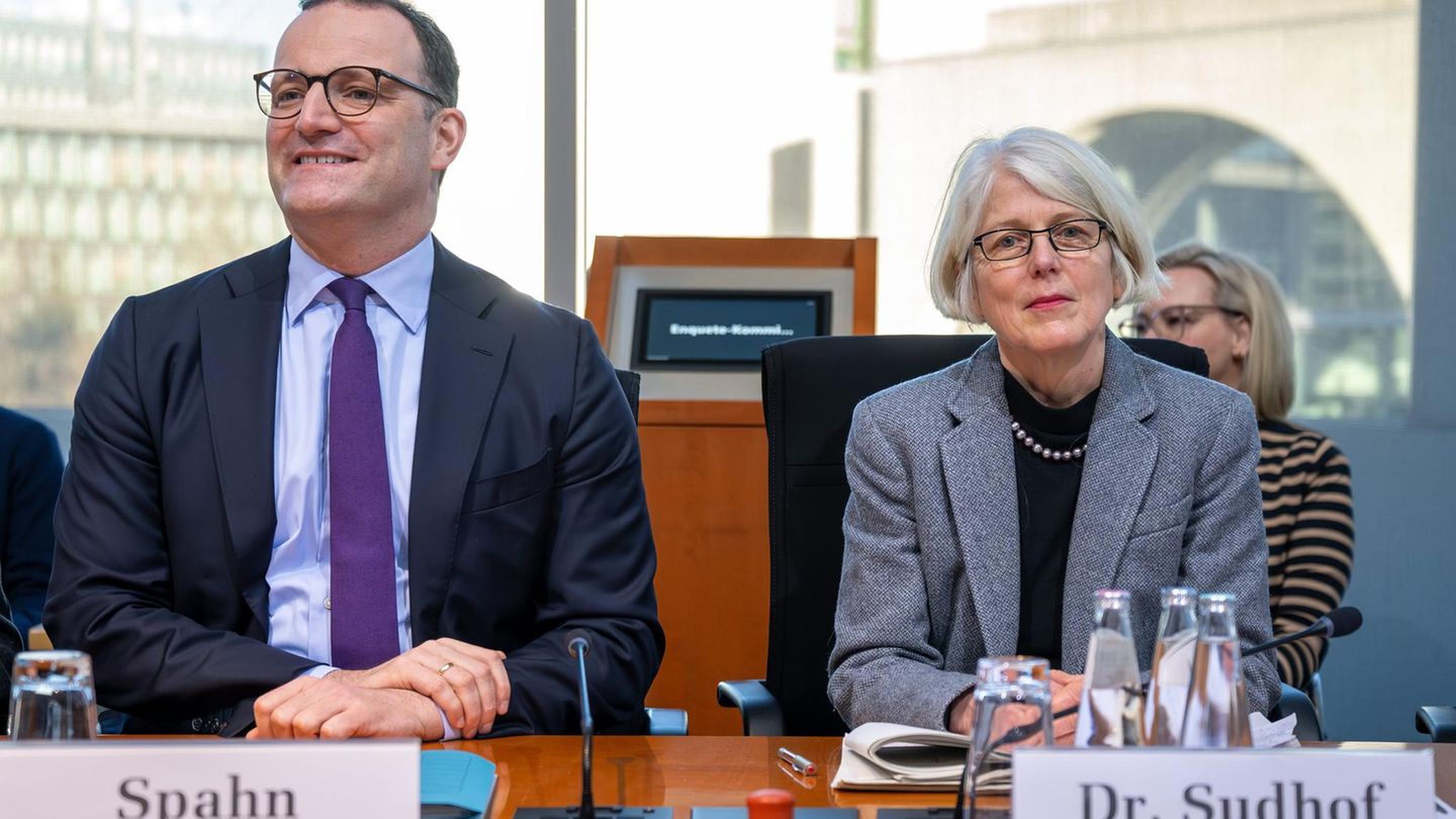 CoronaMasken-Es-wurde-ohne-Verstand-Geld-durch-den-Schornstein-gejagt-