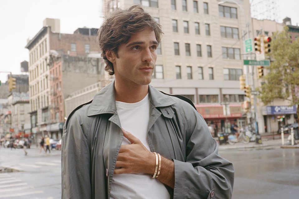 Nicht nur mit Botschaftern wie Schauspieler Jacob Elordi gewinnt das Haus Cartier die Gen Z fÃ¼r sich, auch der Stil von Schmuck und Uhren trifft den Zeitgeist