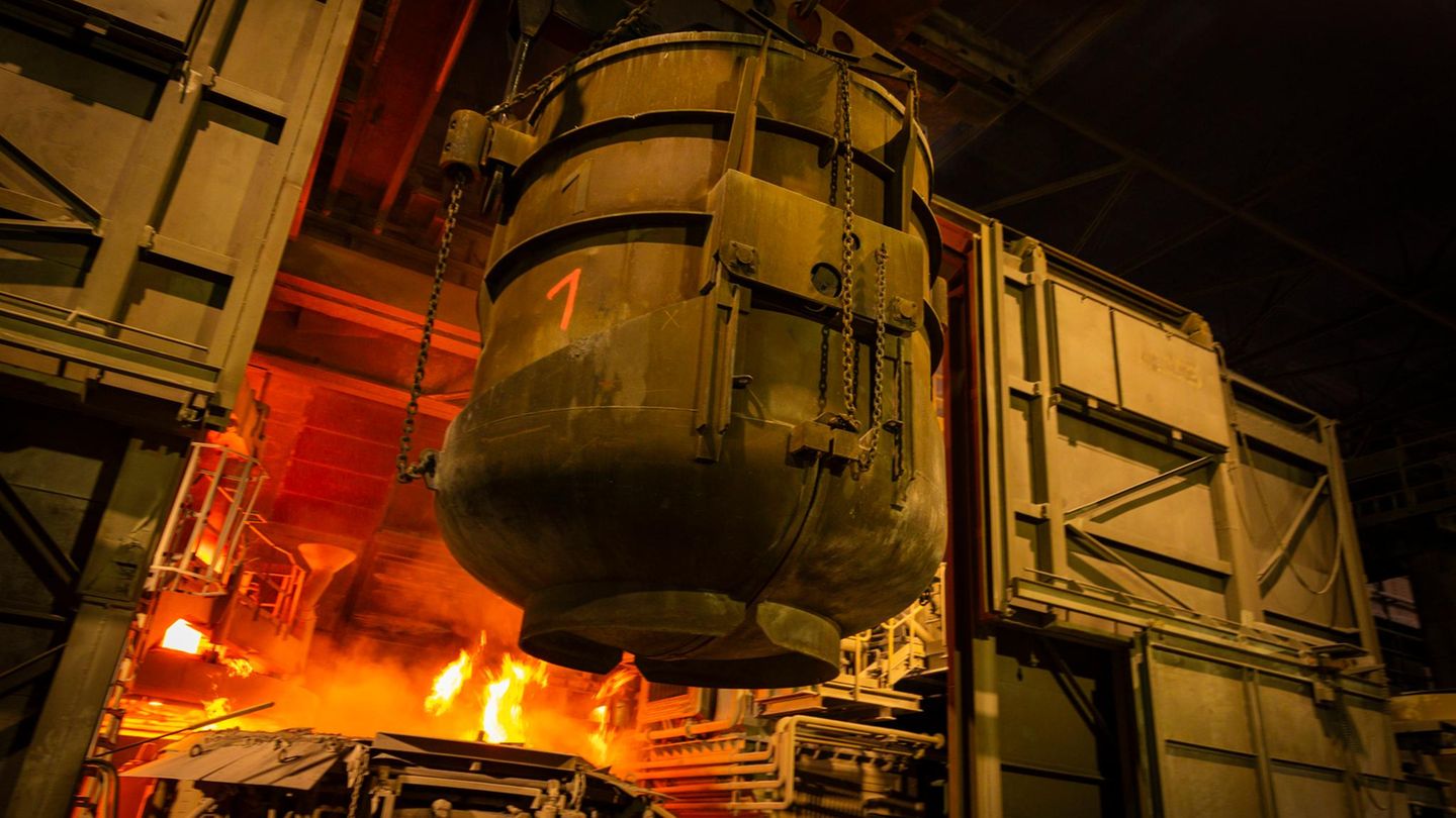 Kolumne-Hei-e-Stahlaktien-Warum-der-Sektor-Anleger-berrascht