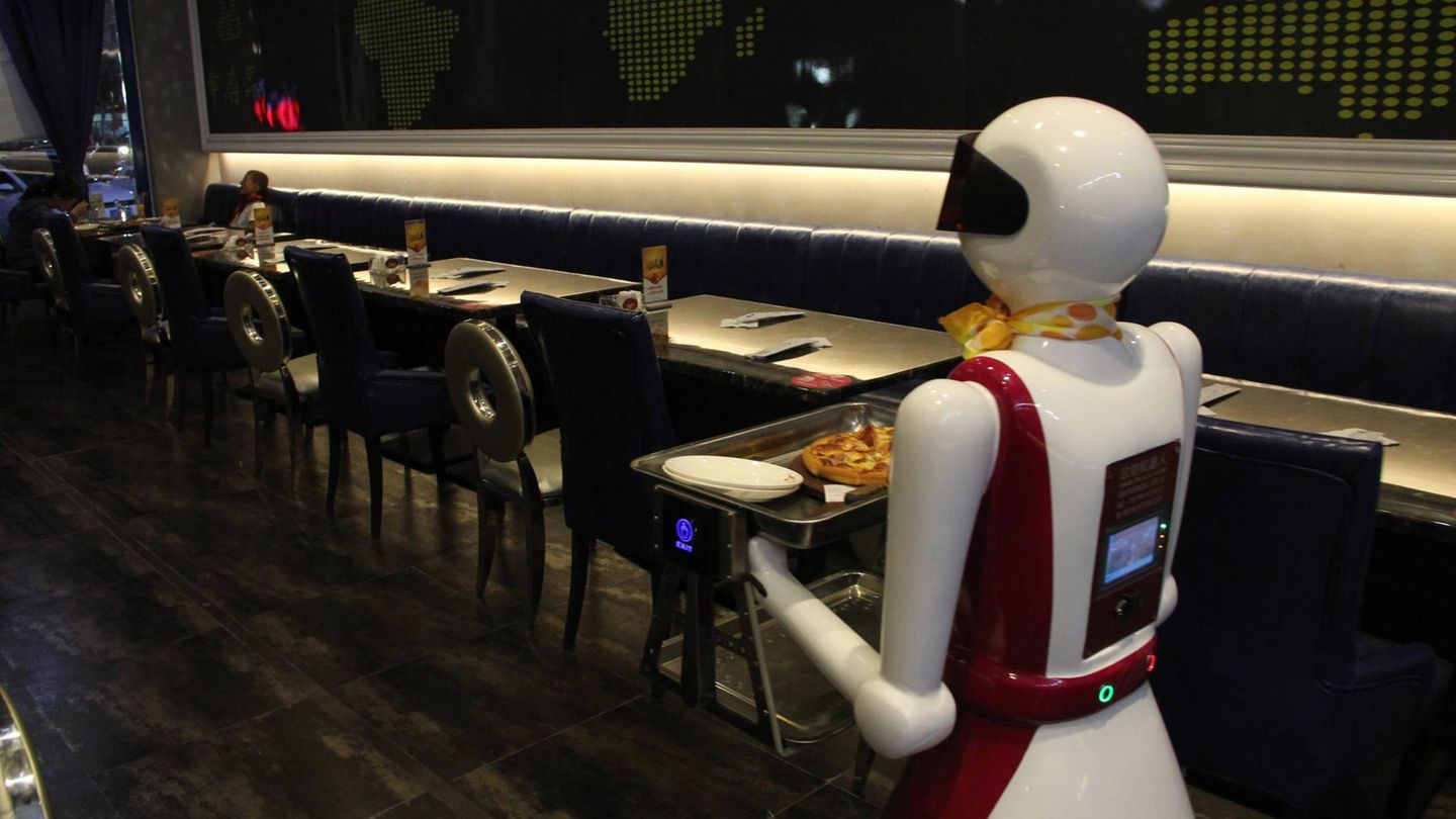 Roboter-bernehmen-Restaurant-in-China