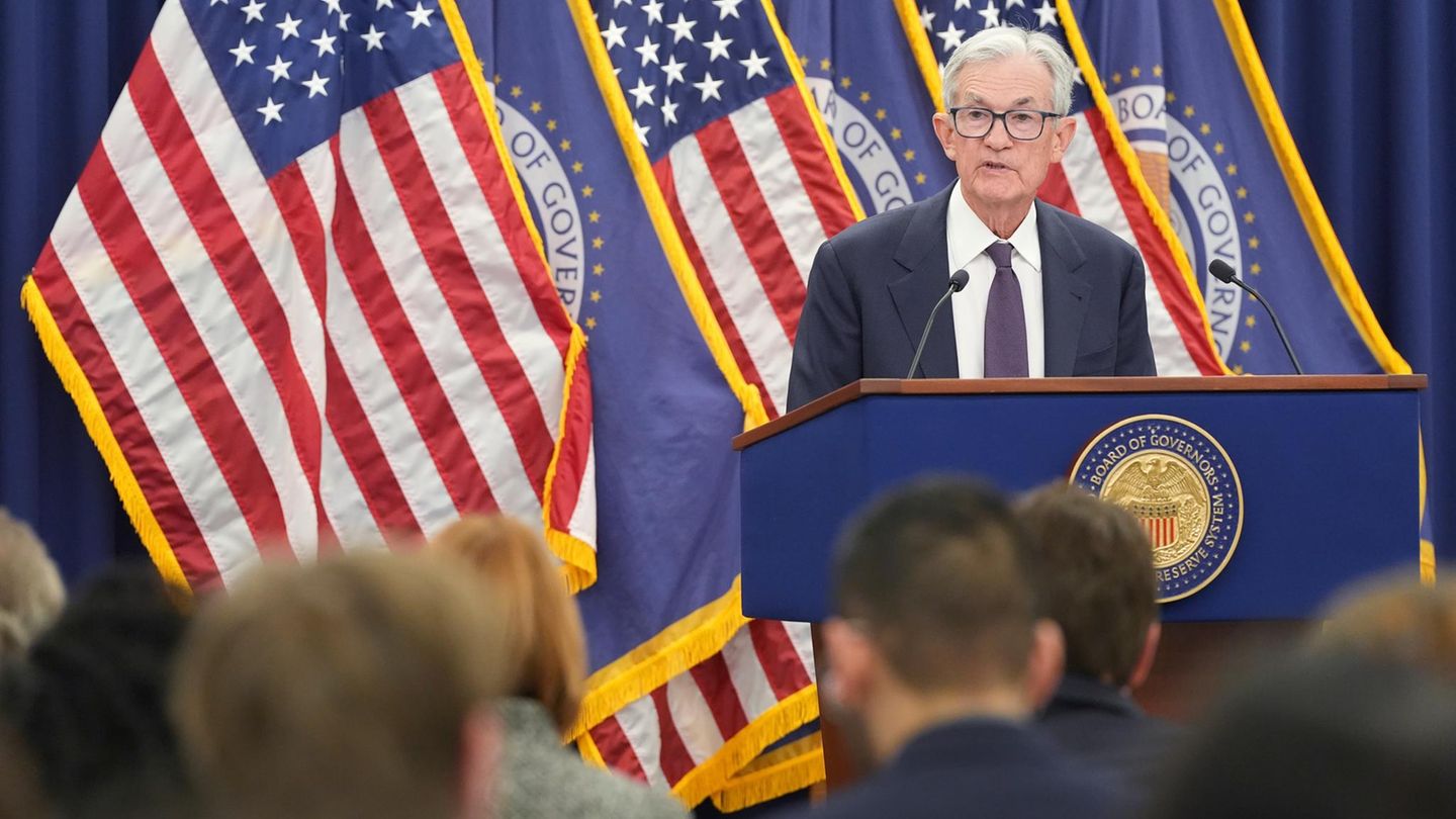 Fed-Zinsentscheid-Diese-ETFs-und-Aktien-profitieren-von-weiter-hohen-Zinsen-in-den-USA-Capital-