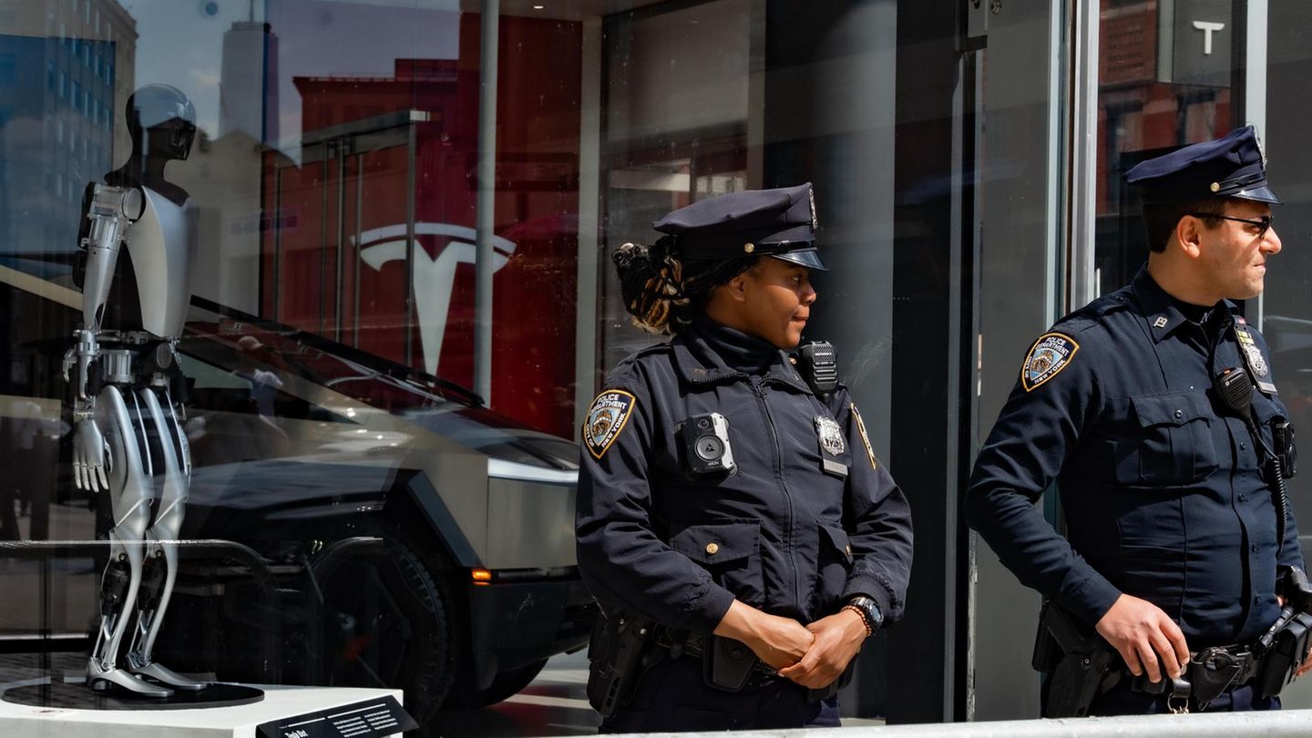 Tesla-Chef-Elon-Musk-tauscht-Autos-gegen-Roboter-Capital-