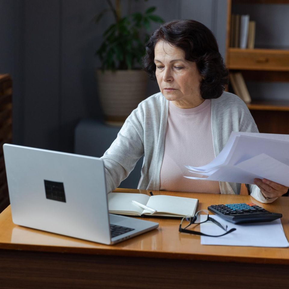 Frau am Laptop