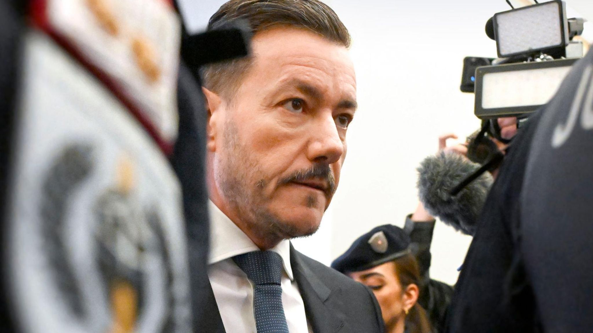 Ren Benkos Familienvermgen: Viele Rtsel um die Laura Privatstiftung -  Capital.de