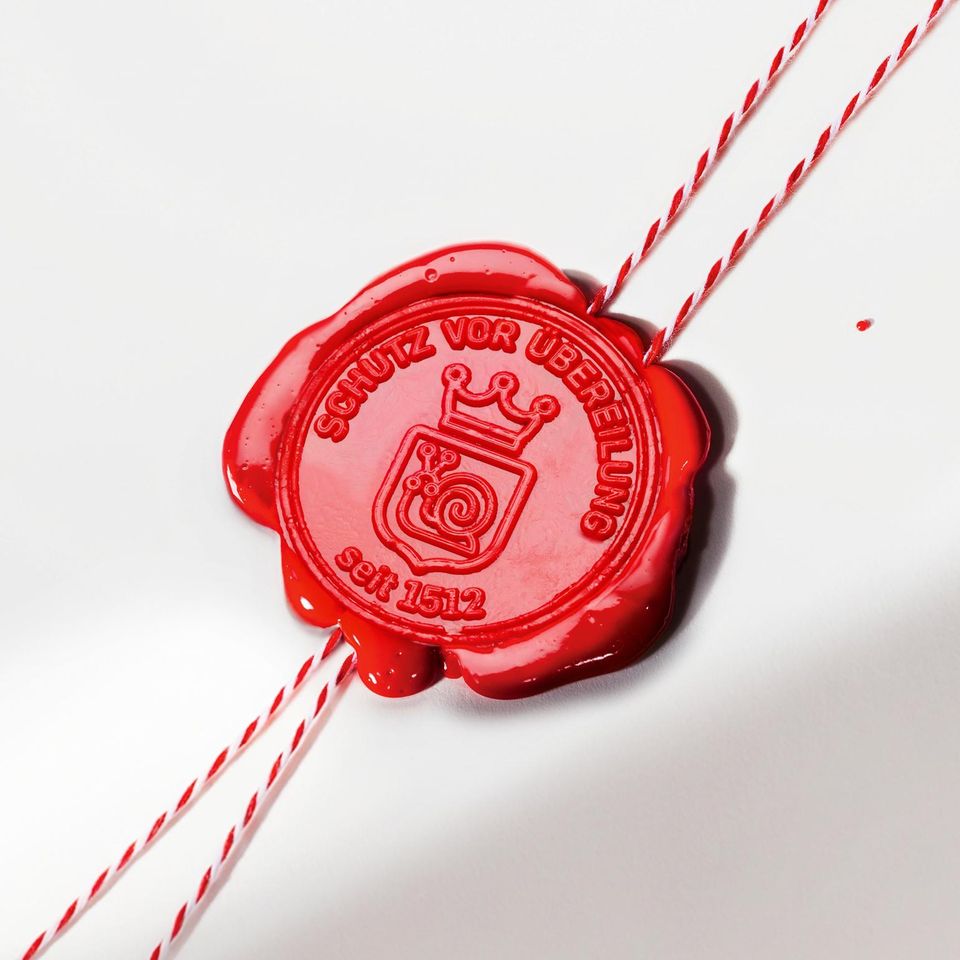 Nur mit Stempel: Notarielle Beurkundungen haben Jahrhunderte Tradition, sorgen aber für Schneckentempo.