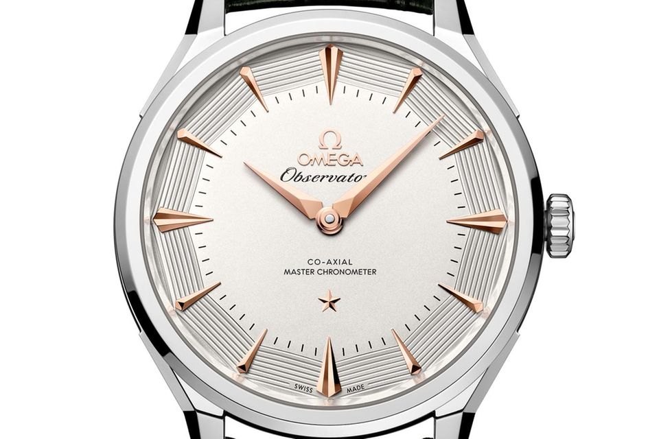 Das Zifferblatt der „Constellation Observatory“ (hier in „O-Megasteel“) wurde „Pie-Pan“- getauft, weil es an eine gestürzte Kuchenform erinnert