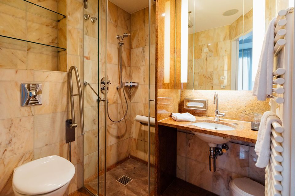 Das Designniveau der „Nasszelle“ kann durchaus mit der Luxushotellerie mithalten