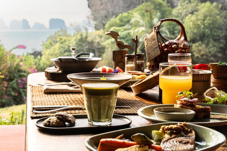 Keine Mahlzeit des Tages bietet so viele wichtige Touchpoints für einen Hotelmanager wie das Frühstück (hier im „Six Senses Koh Yao Noi“ in Thailand)