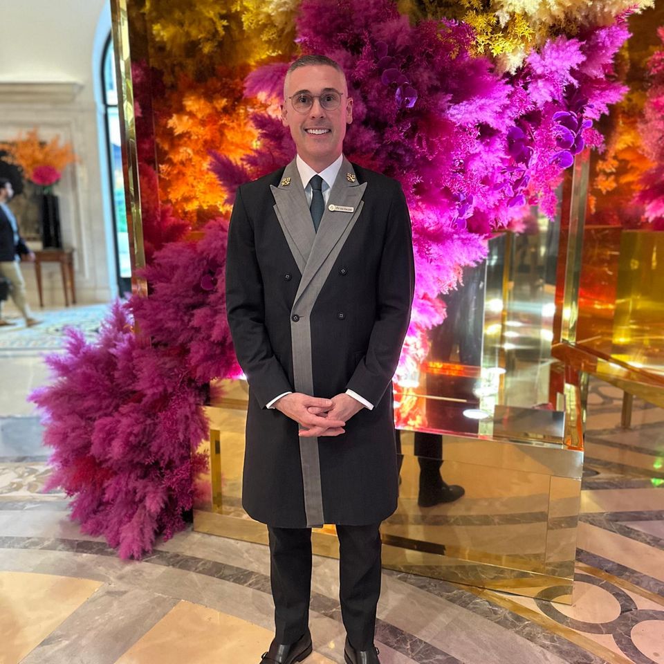 Porträt des Concierge Franck Chauvin im Pariser Luxushotel George V