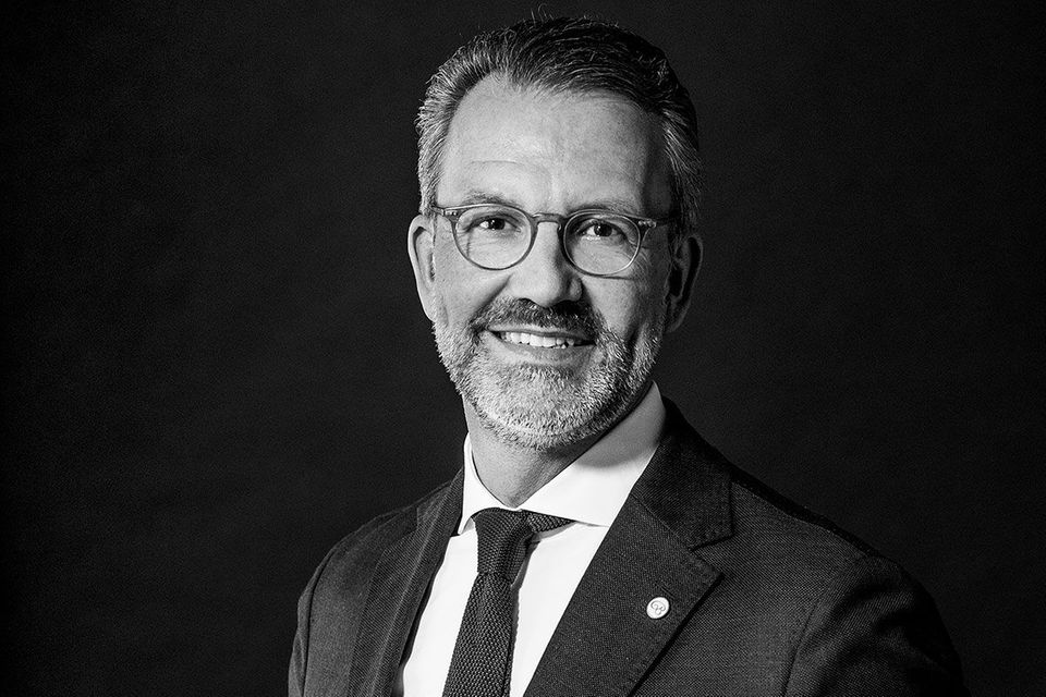 Rath checkt ein: Cyrus Heydarian führt den „Breidenbacher Hof“ mit viel Herz, Passion und Vision. Und zudem sehr erfolgreich! Cyrus Heydarian führt den „Breidenbacher Hof“ mit viel Herz, Passion und Vision. Und zudem sehr erfolgreich!