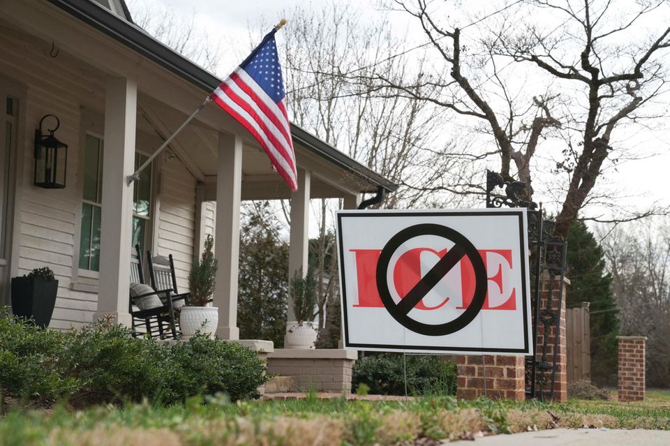 Trump ICE Social Circle Sign