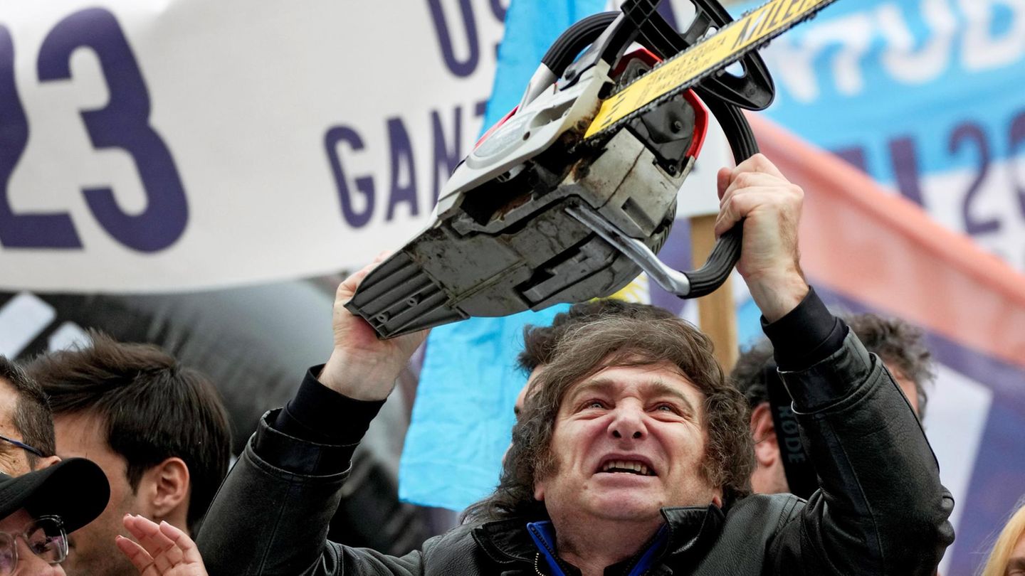 Javier Milei in Argentinien: Wie lebt es sich unter dem derzeit radikalsten Reformer der Welt? | Capital+