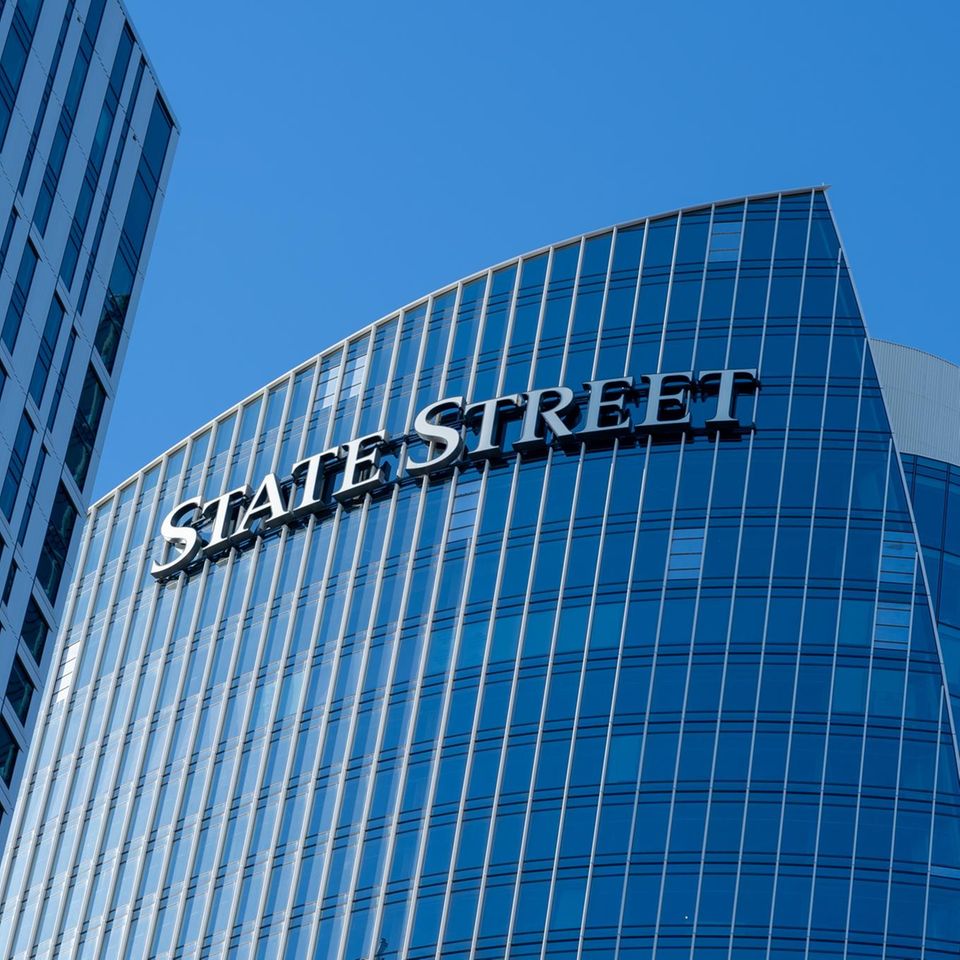 Wandelanleihe verbinden die Stabilität von Anleihen mit den Chancen von Aktien – besonders gefragt ist aktuell der SPDR Global Convertible Bond ETF von Herausgeber State Street.