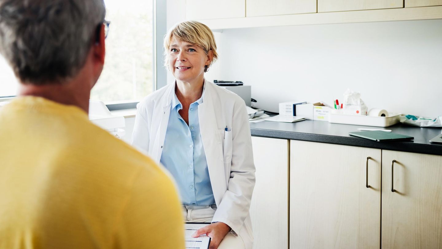 Leserfrage: Sollten Gutverdiener jetzt in die private Krankenkasse wechseln? | Capital+