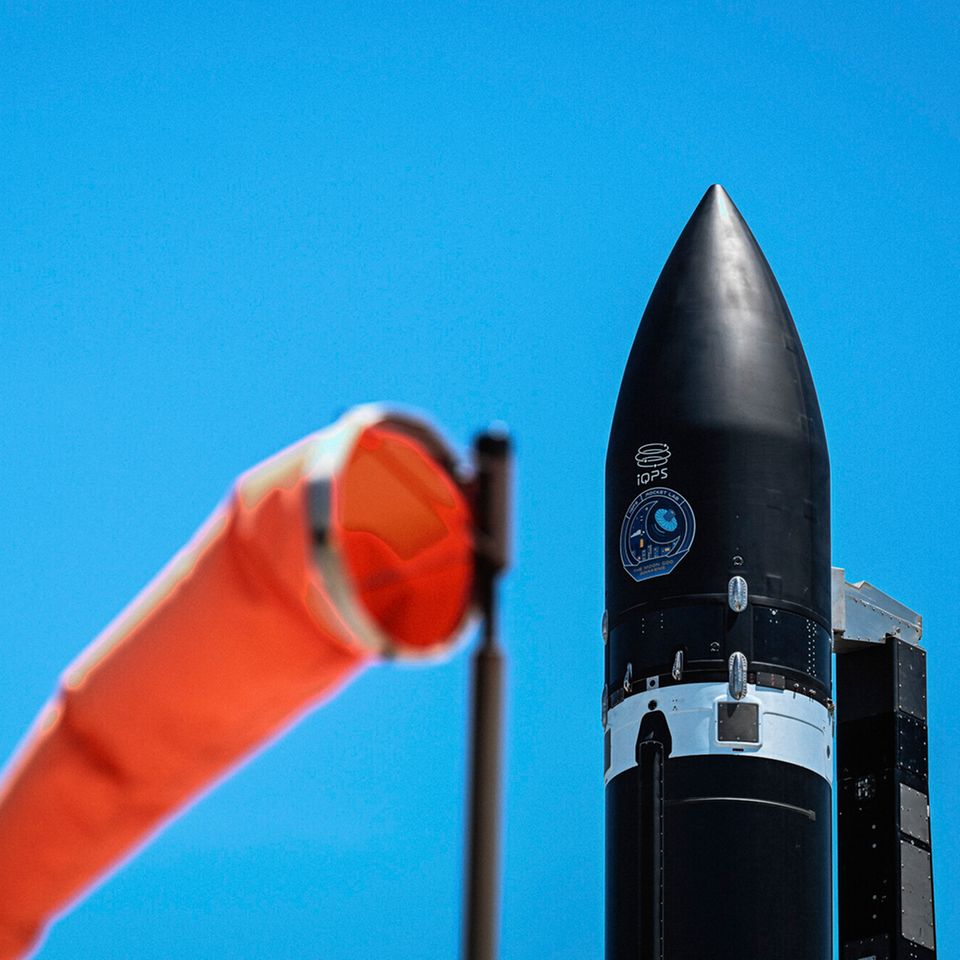 Eine Rakete von Rocket Lab steht in Neuseeland zum Start bereit
