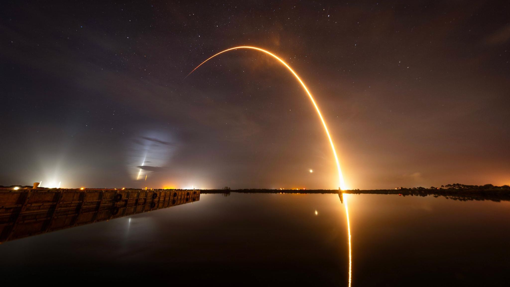 Der Weltraumtechnik-Unternehmen SpaceX wird nach seinem Börsengang schnell in große Indizes wie den MSCI World aufrücken. Entsprechende ETF-Anbieter werden die Aktie also kaufen müssen