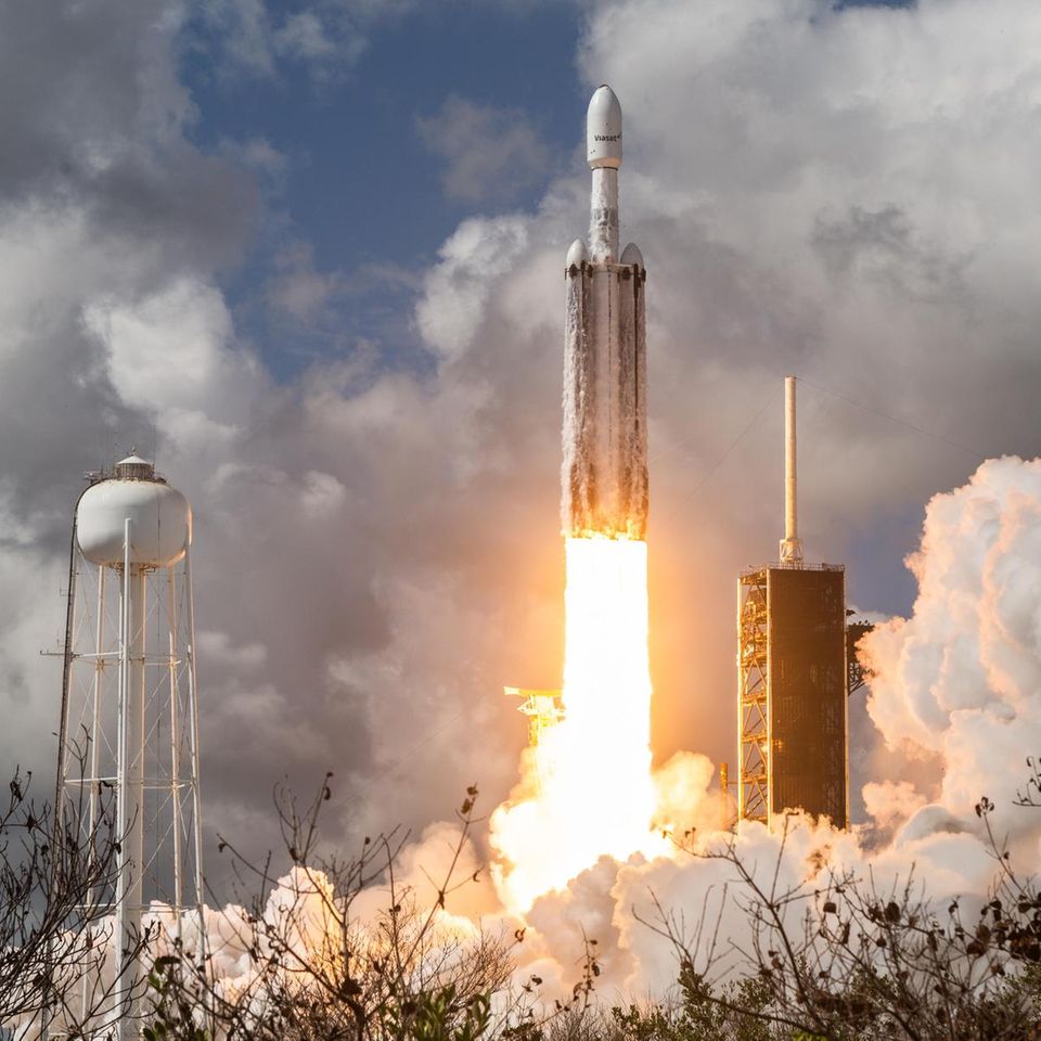 Eine Falcon-Heavy-Rakete von SpaceX beim Start Ende April in Florida