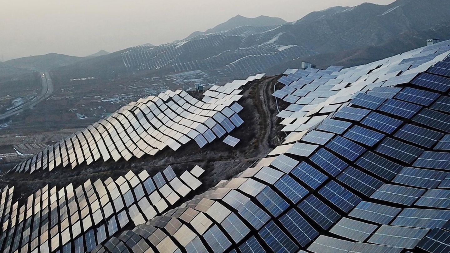 Energy: How China Controls the Global Energy Transition