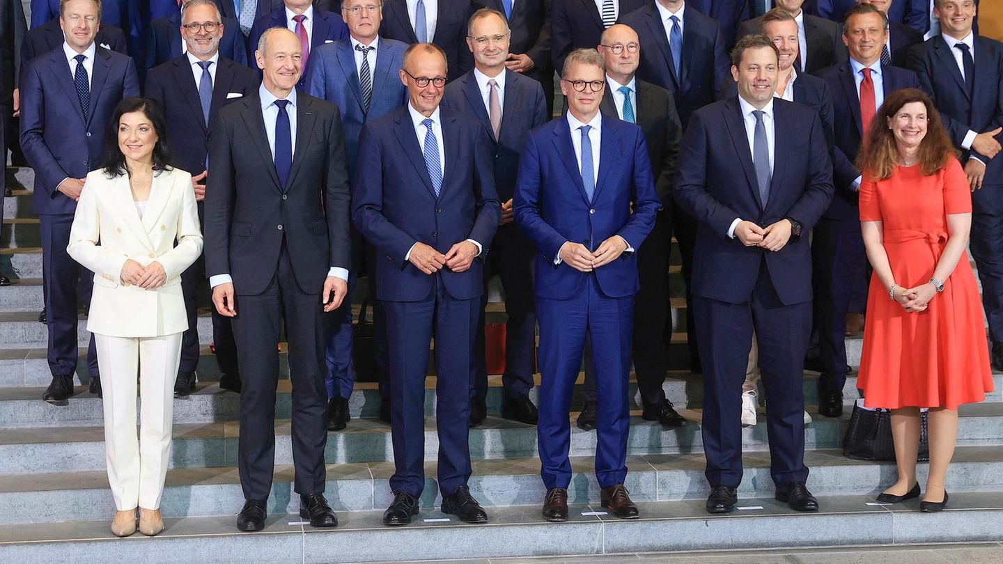 Invest in Germany: Was ist aus der Investitionsoffensive von Kanzler Merz geworden? | Capital+